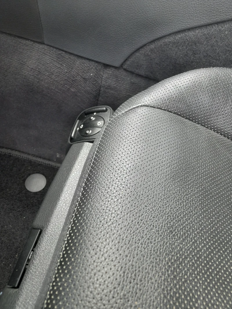 Mercedes-Benz E 320, снимка 3 - Автомобили и джипове - 52903013