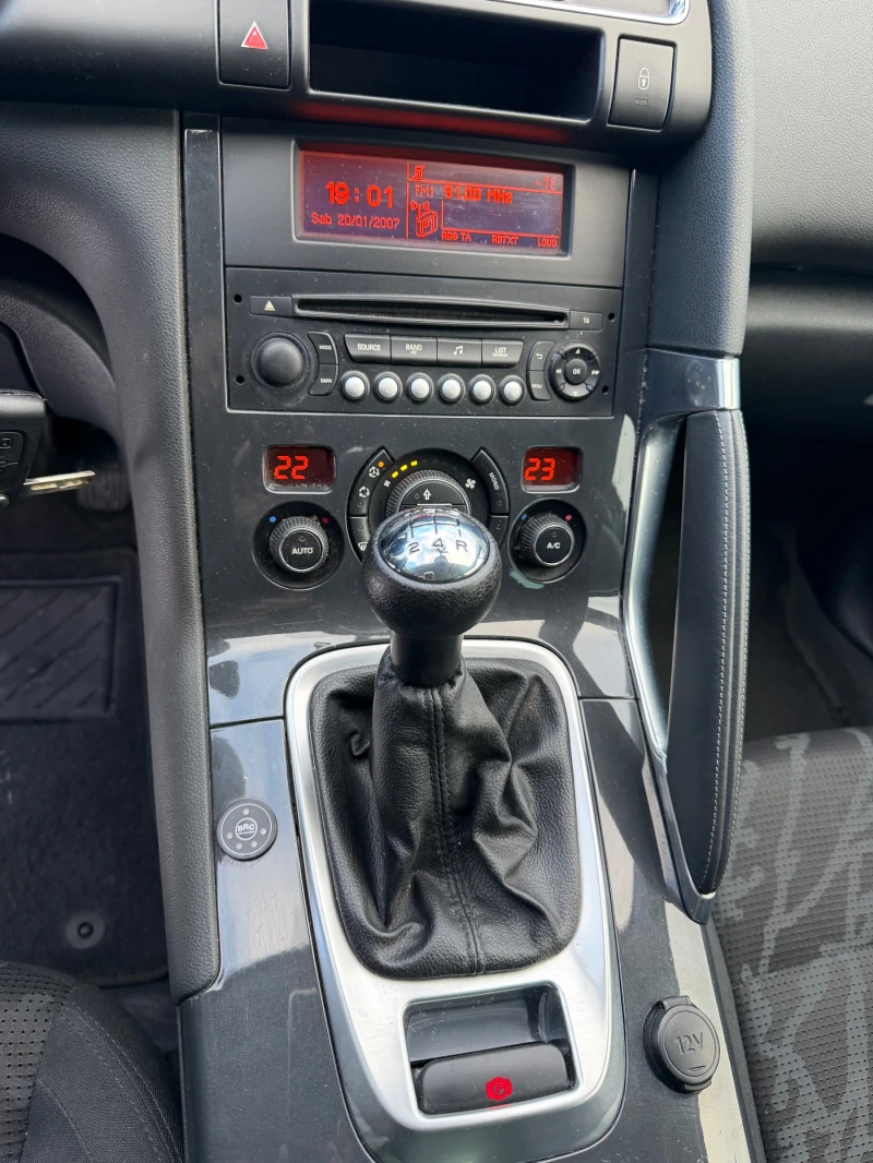 Peugeot 3008 1.6 VTI BRC GAS, снимка 11 - Автомобили и джипове - 53074720