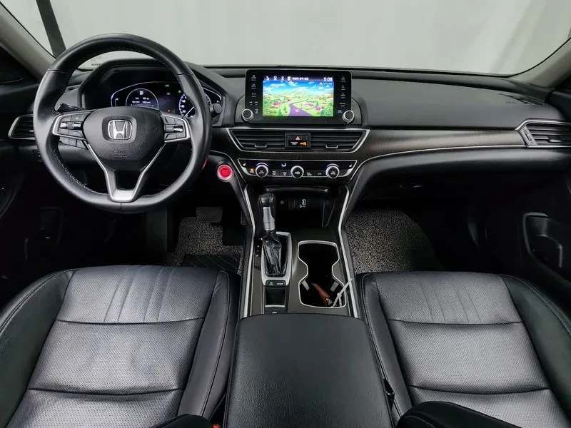 Honda Accord 1.5T Бензин, снимка 3 - Автомобили и джипове - 55477081