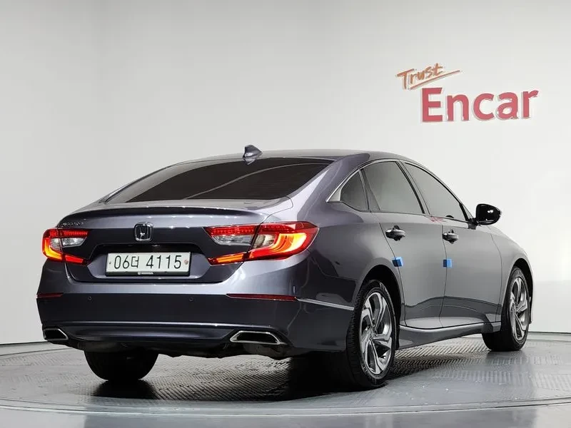 Honda Accord 1.5T Бензин, снимка 2 - Автомобили и джипове - 55477081