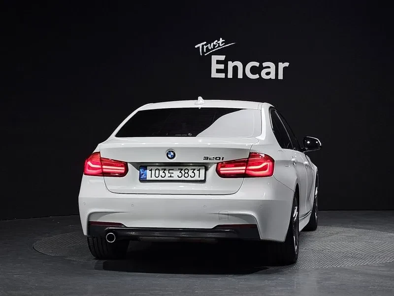 BMW 320 ///M PACK, снимка 4 - Автомобили и джипове - 55733323