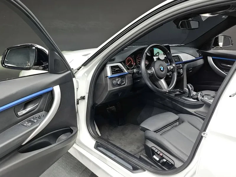 BMW 320 ///M PACK, снимка 10 - Автомобили и джипове - 55733323