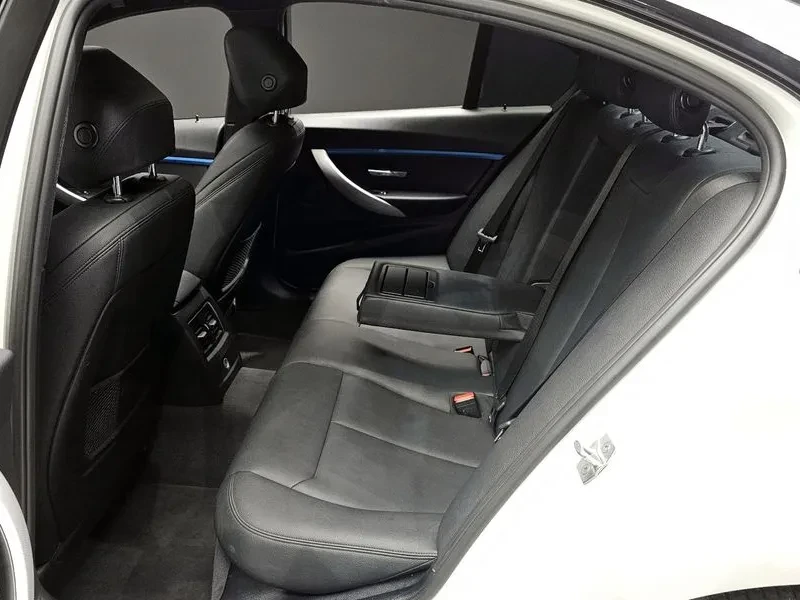 BMW 320 ///M PACK, снимка 11 - Автомобили и джипове - 55733323