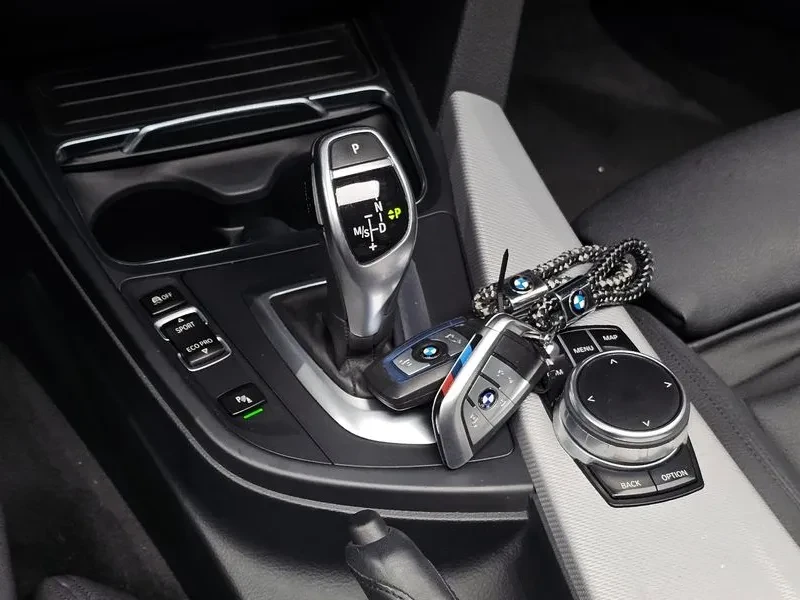 BMW 320 ///M PACK, снимка 9 - Автомобили и джипове - 55733323