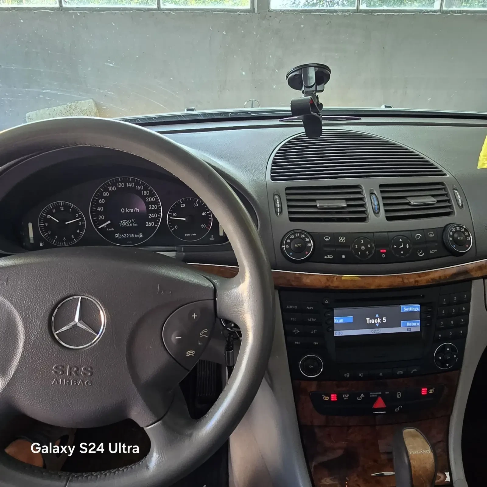 Mercedes-Benz E 270  - изображение 9