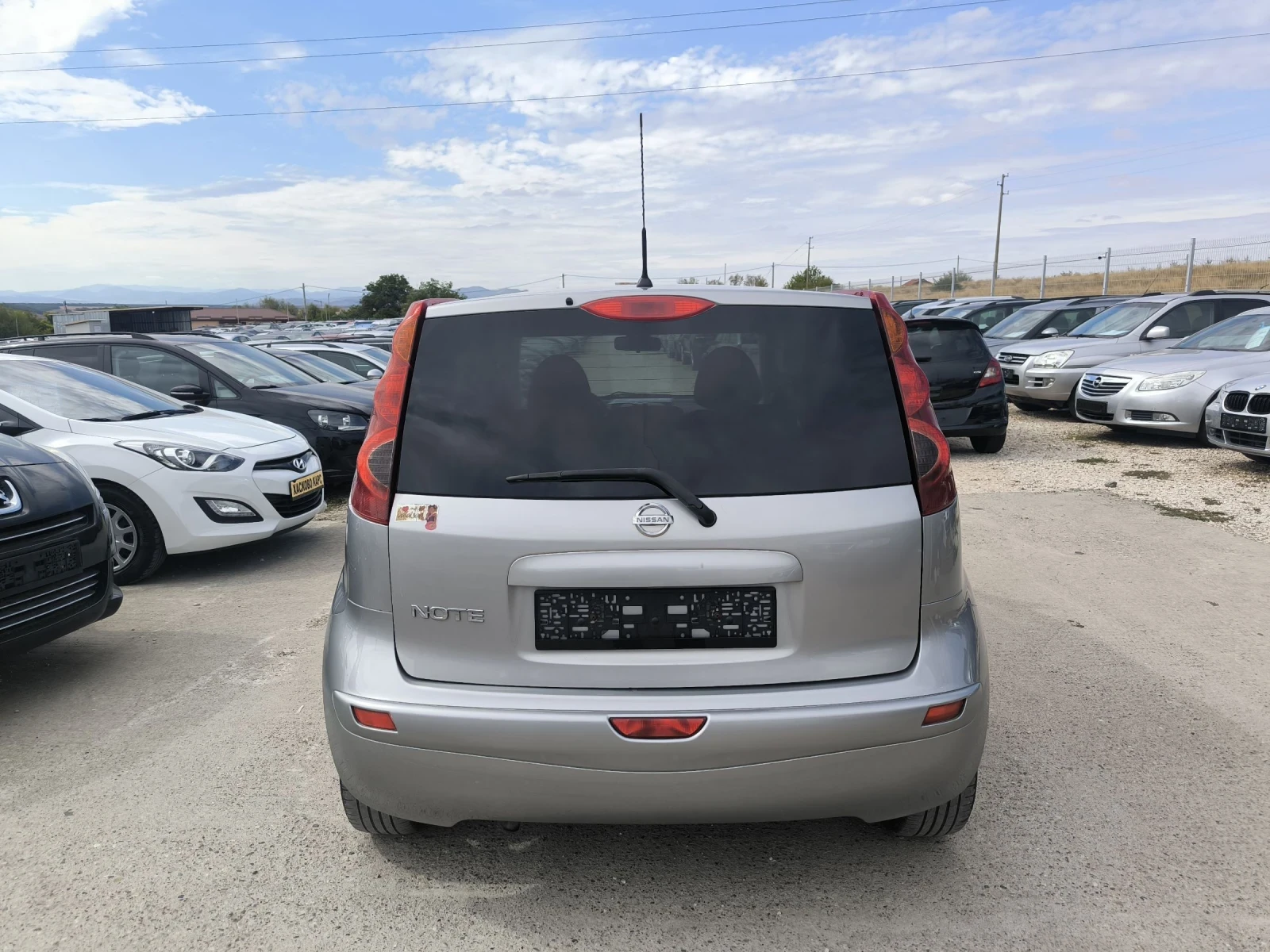 Nissan Note 1.6i - изображение 5