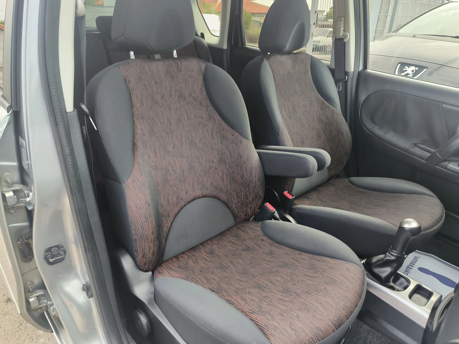 Nissan Note 1.6i - изображение 8