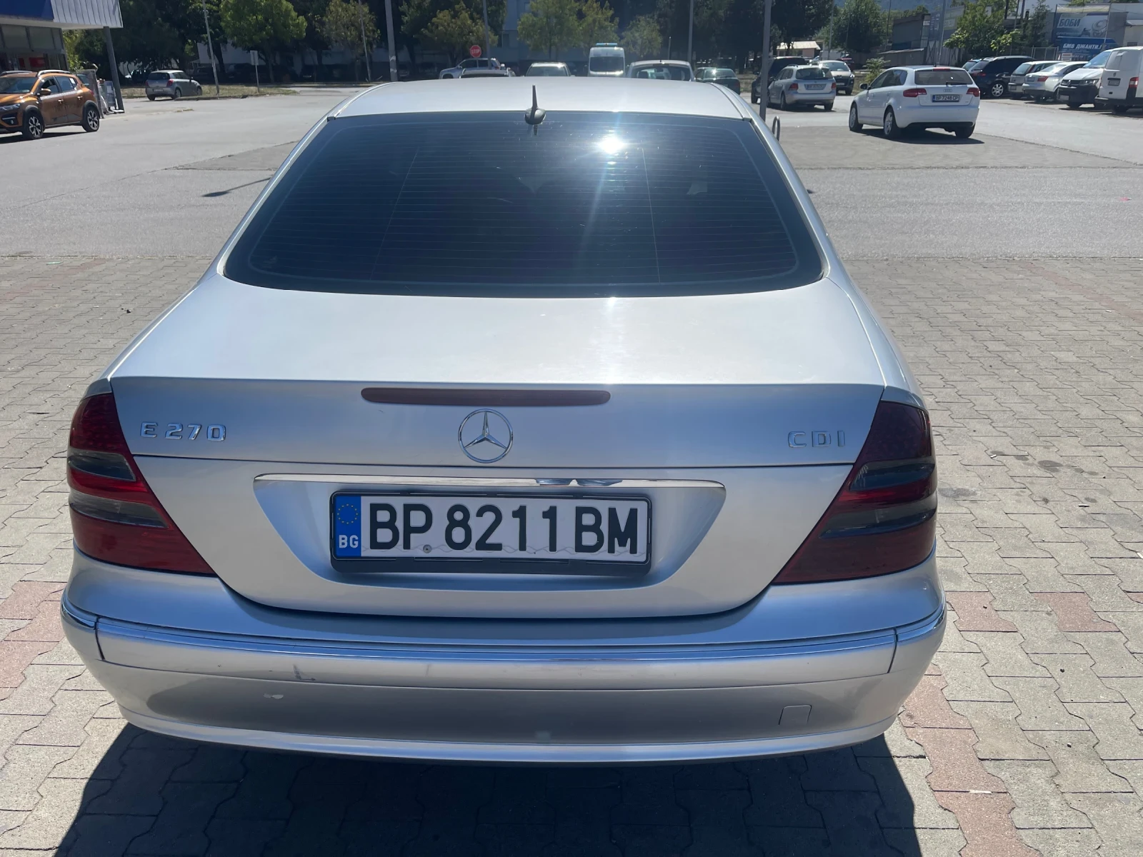 Mercedes-Benz E 270 Седан - изображение 9