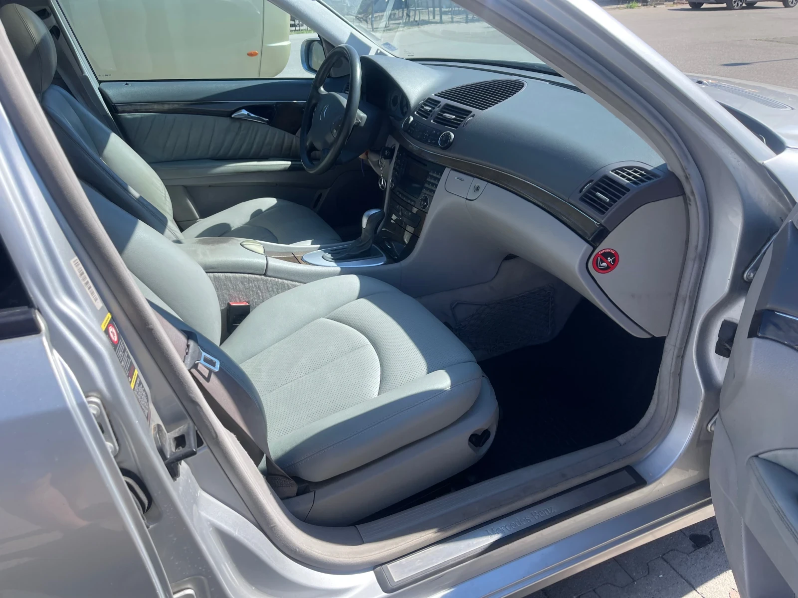 Mercedes-Benz E 270 Седан - изображение 8