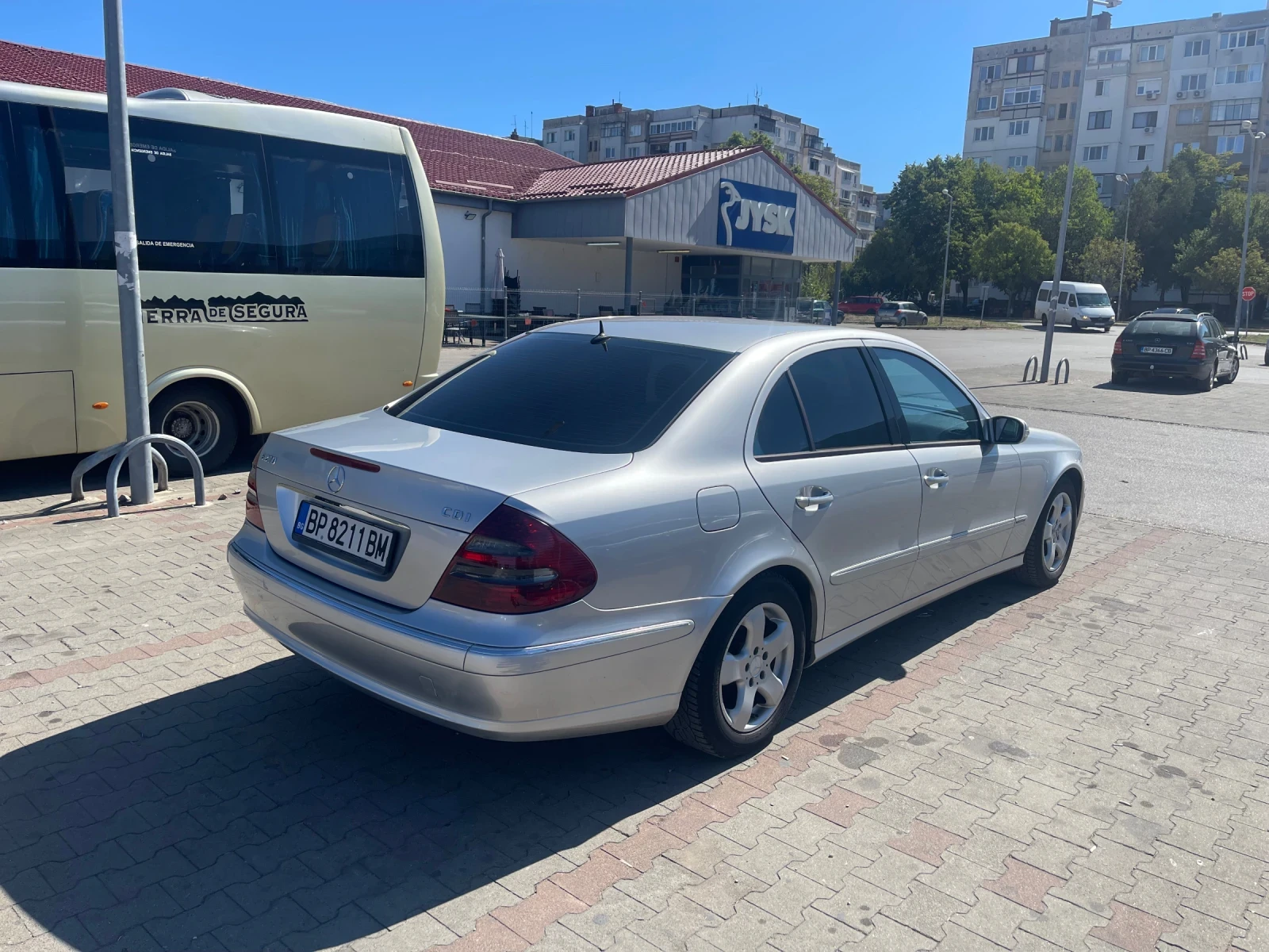 Mercedes-Benz E 270 Седан - изображение 3