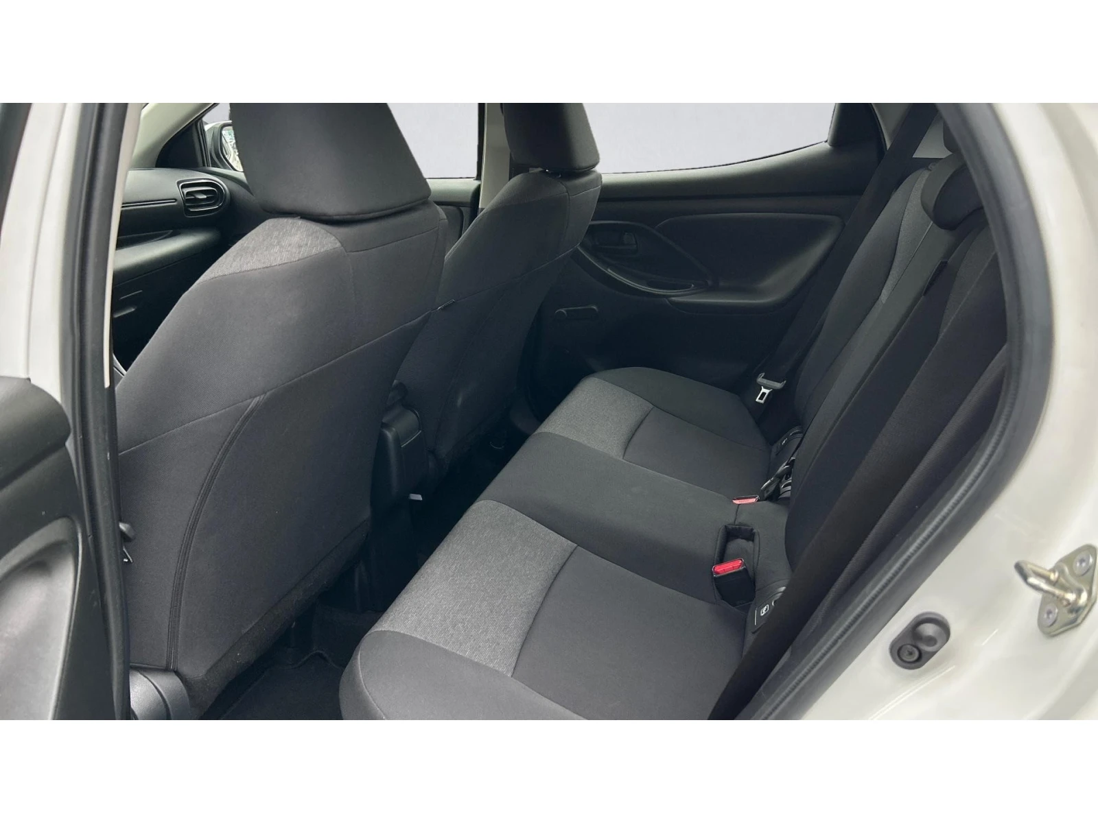 Toyota Yaris    380 . | Mobile.bg   11