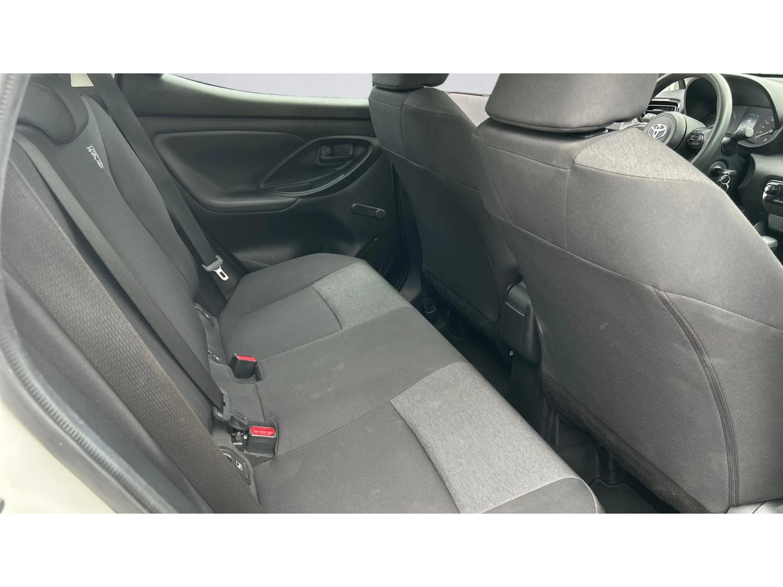 Toyota Yaris    380 . | Mobile.bg   7