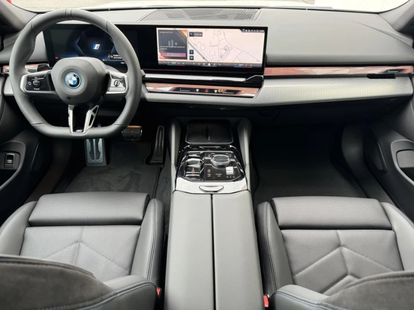 BMW i5 eDrive40 - изображение 6