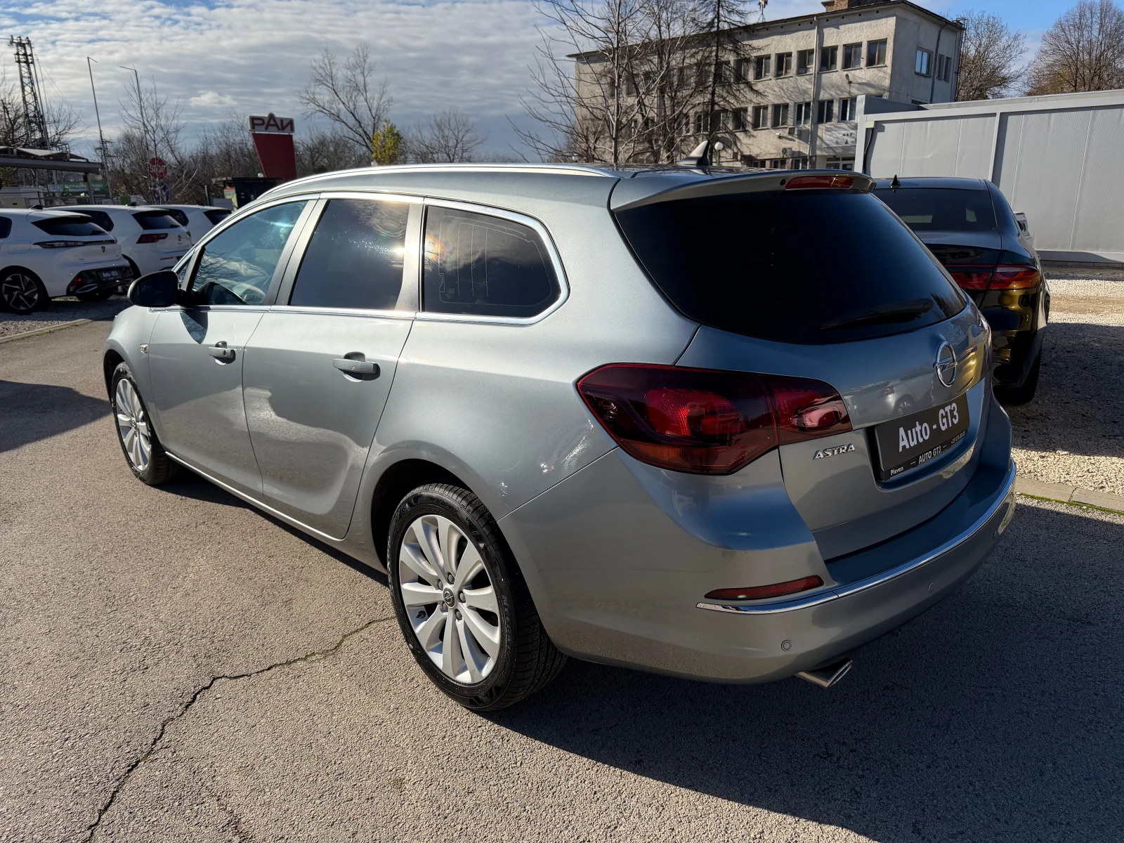 Opel Astra 1.4i-ГАЗ 140к.с 6ск.FACE 2015г. COSMO - изображение 6