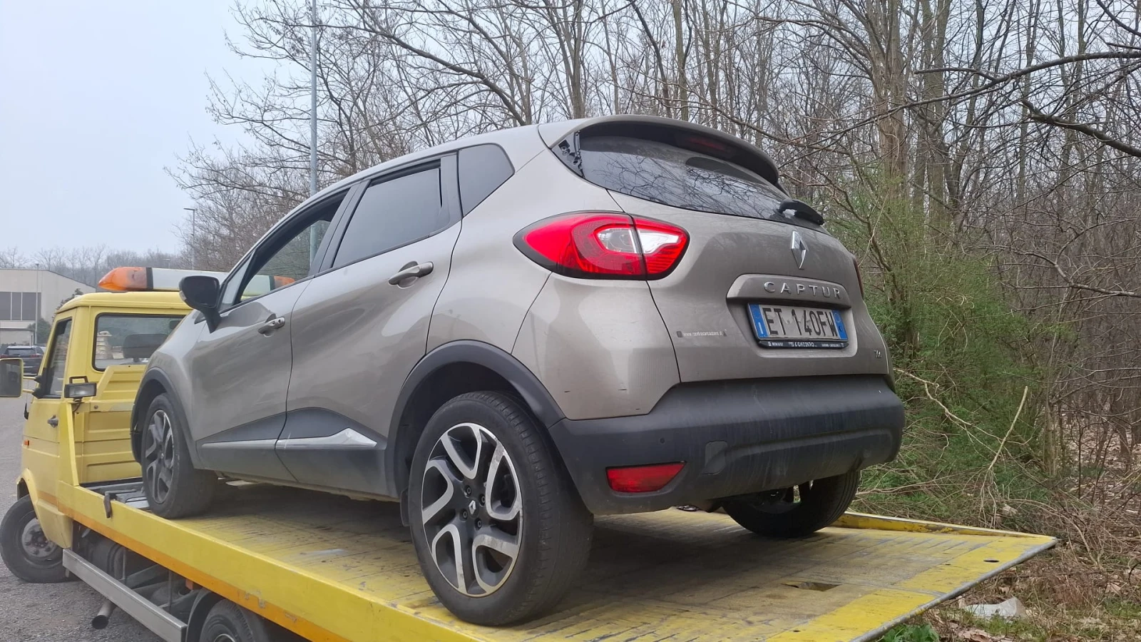 Renault Captur 900i turbo euro5B, снимка 2 - Автомобили и джипове - 53637973