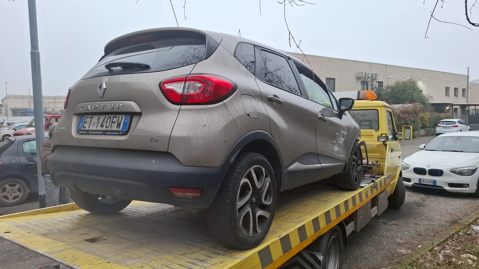 Renault Captur 900i turbo euro5B, снимка 3 - Автомобили и джипове - 53637973