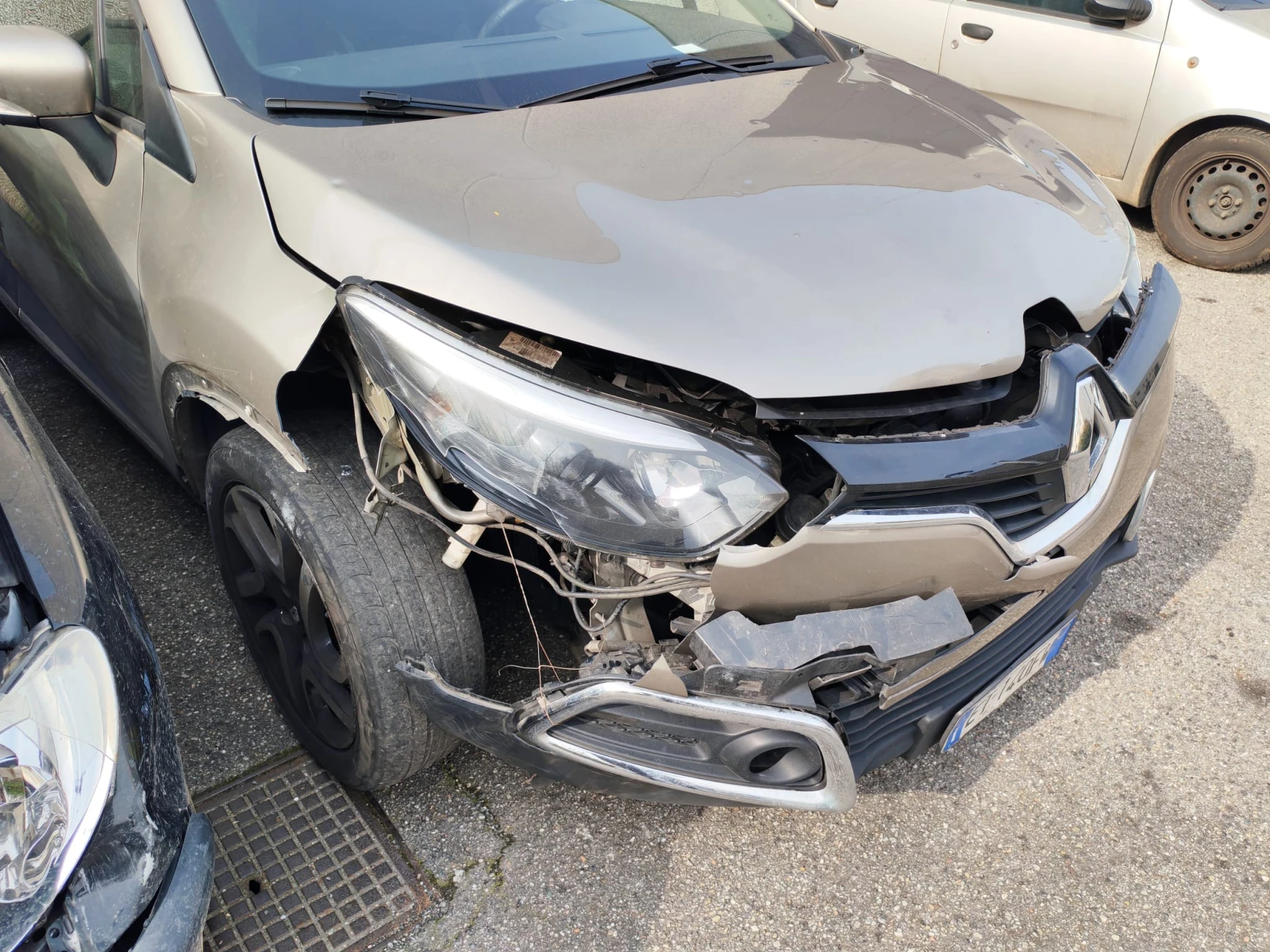 Renault Captur 900i turbo euro5B, снимка 5 - Автомобили и джипове - 53637973