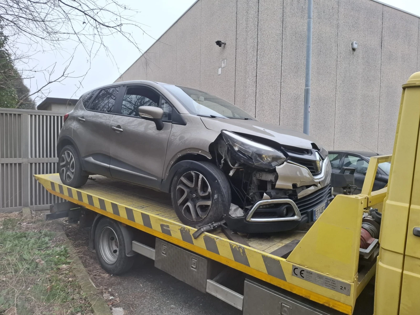 Renault Captur 900i turbo euro5B, снимка 4 - Автомобили и джипове - 53637973
