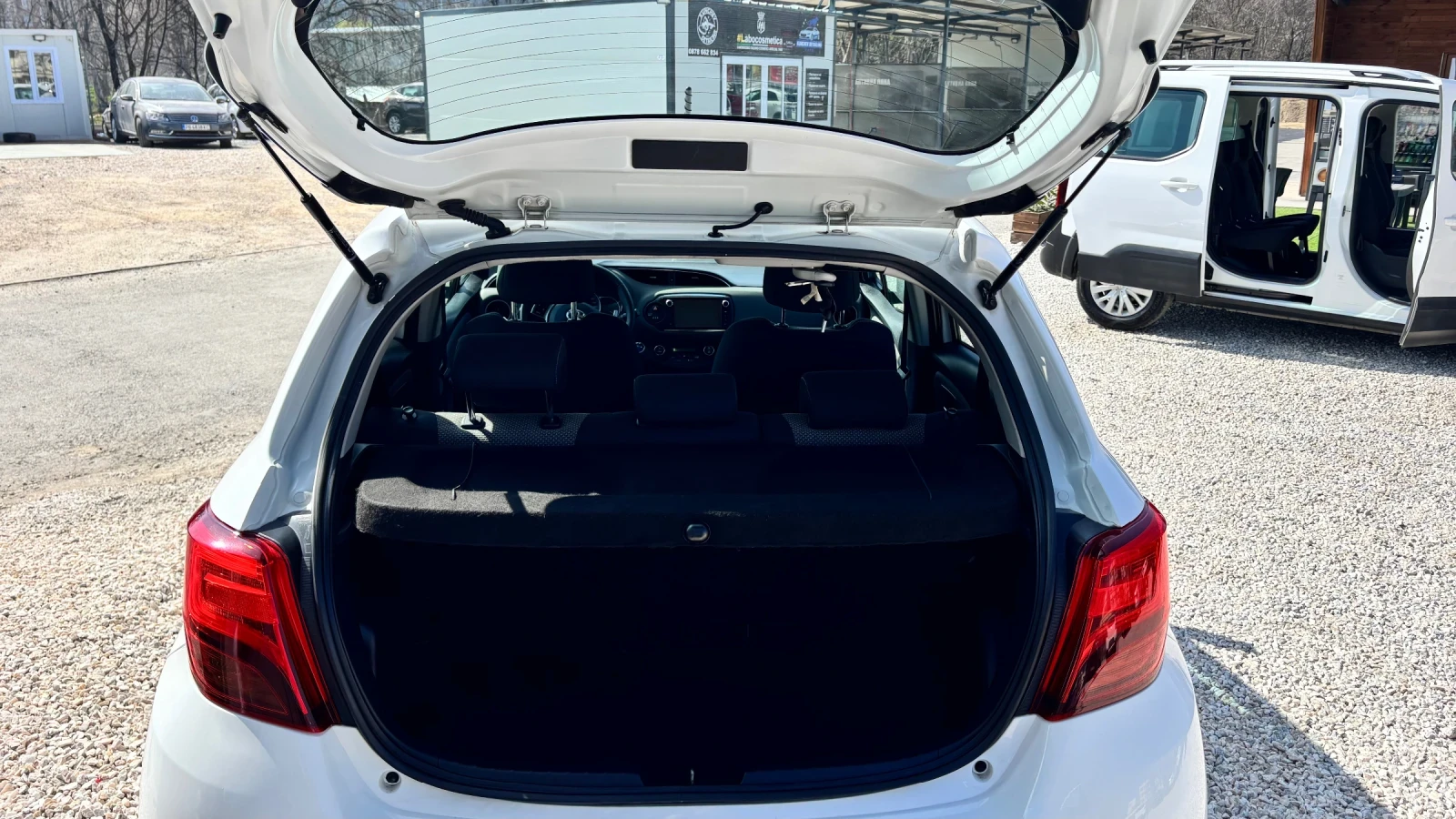 Toyota Yaris Нов внос от Италия хибрид, автомат, снимка 9 - Автомобили и джипове - 53825332