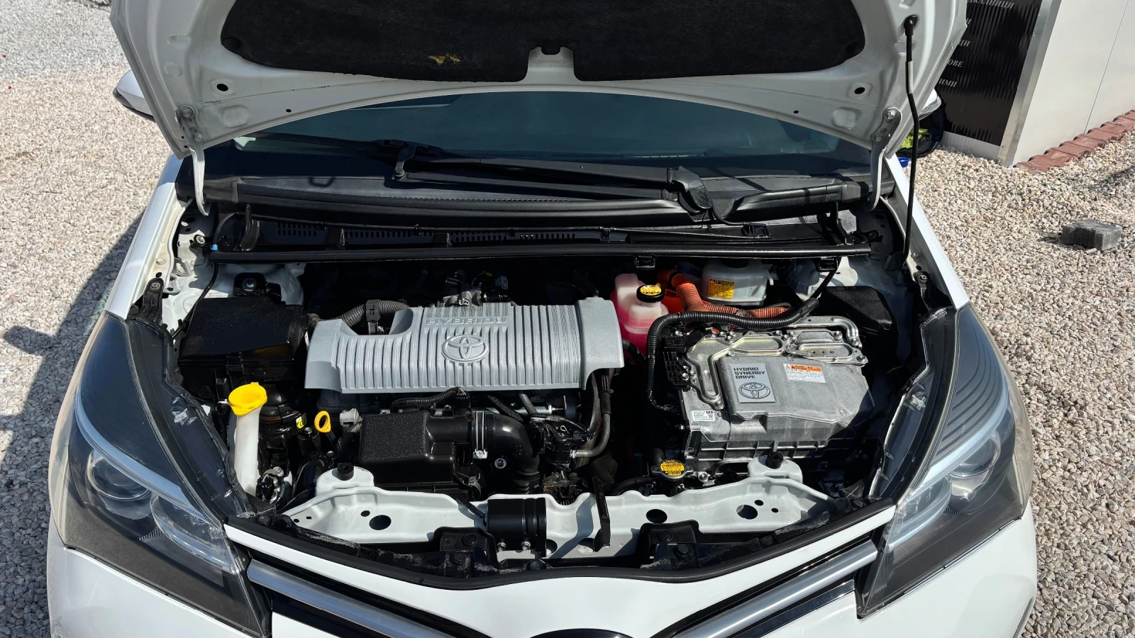 Toyota Yaris Нов внос от Италия хибрид, автомат, снимка 10 - Автомобили и джипове - 53825332