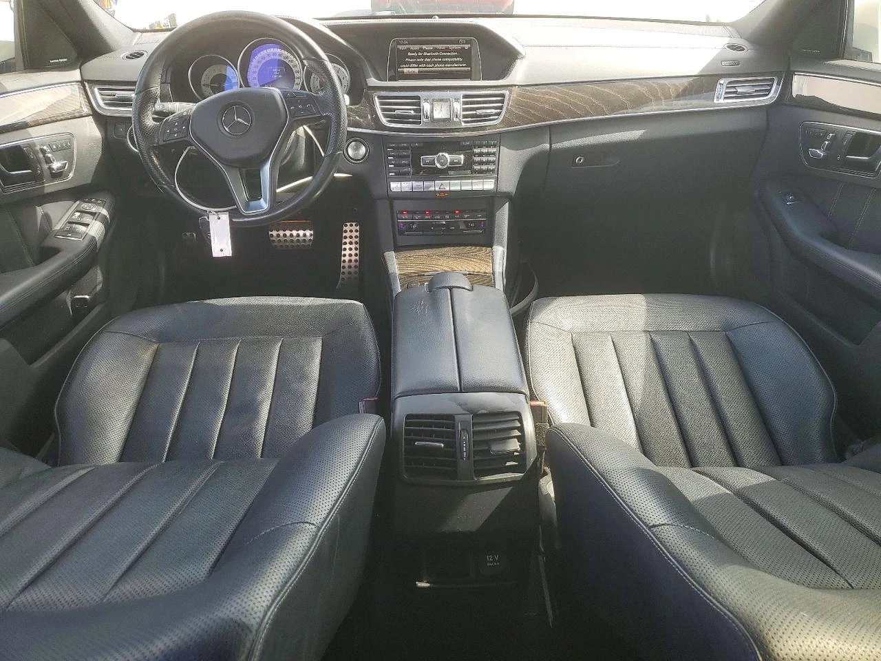 Mercedes-Benz E 400 4MATIC AMG PKG| HARMAN/KARDON| ОБДУХ| KEYLESS| PAN, снимка 8 - Автомобили и джипове - 53837198