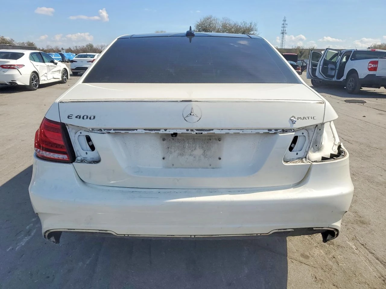 Mercedes-Benz E 400 4MATIC AMG PKG| HARMAN/KARDON| ОБДУХ| KEYLESS| PAN, снимка 5 - Автомобили и джипове - 53837198