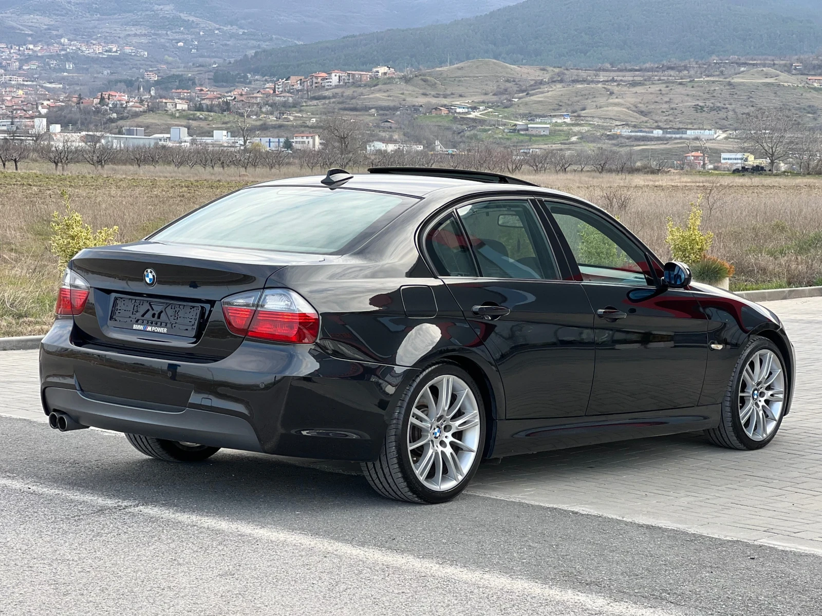 BMW 330, снимка 2 - Автомобили и джипове - 53879052