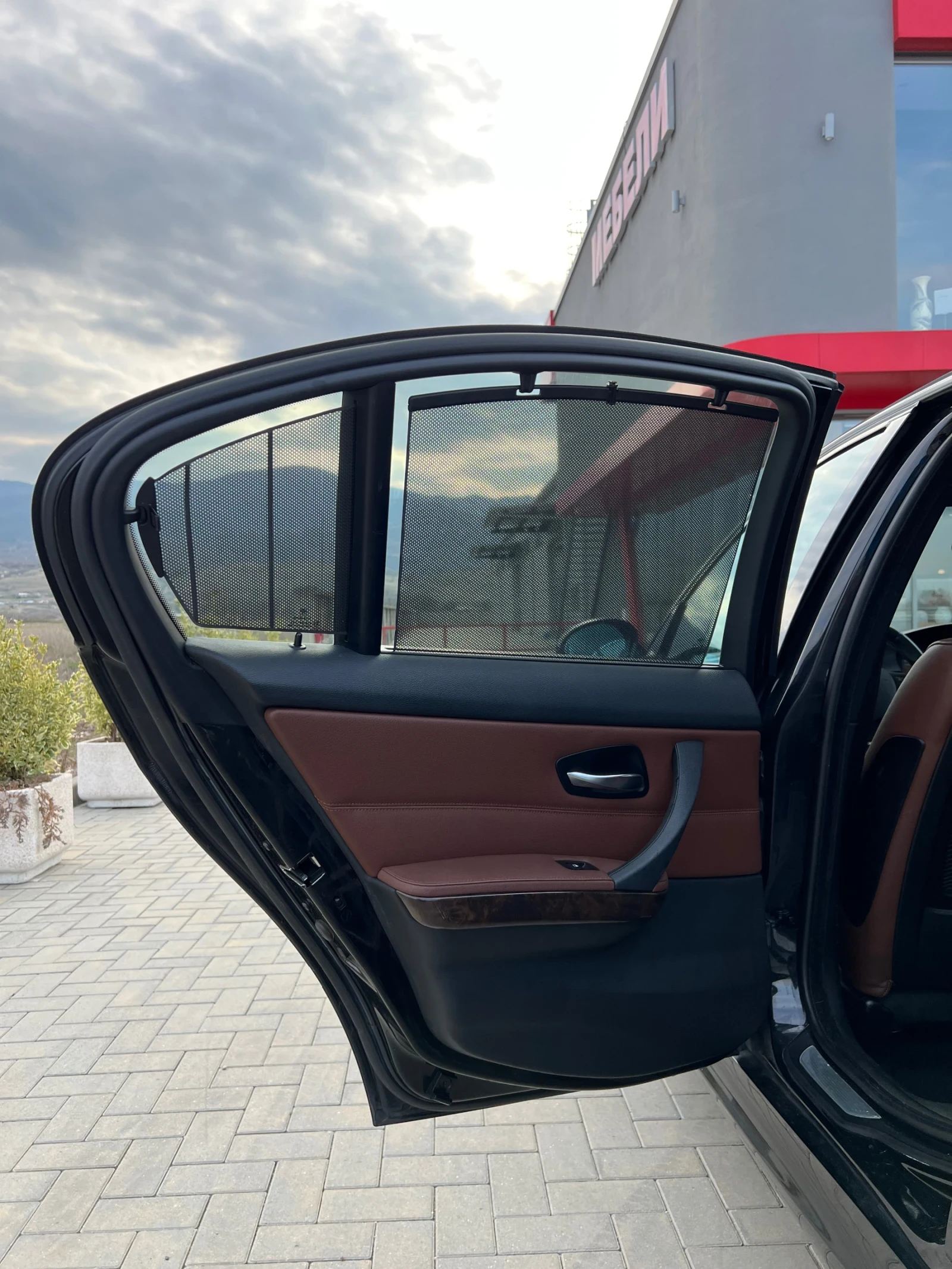 BMW 330, снимка 14 - Автомобили и джипове - 53879052