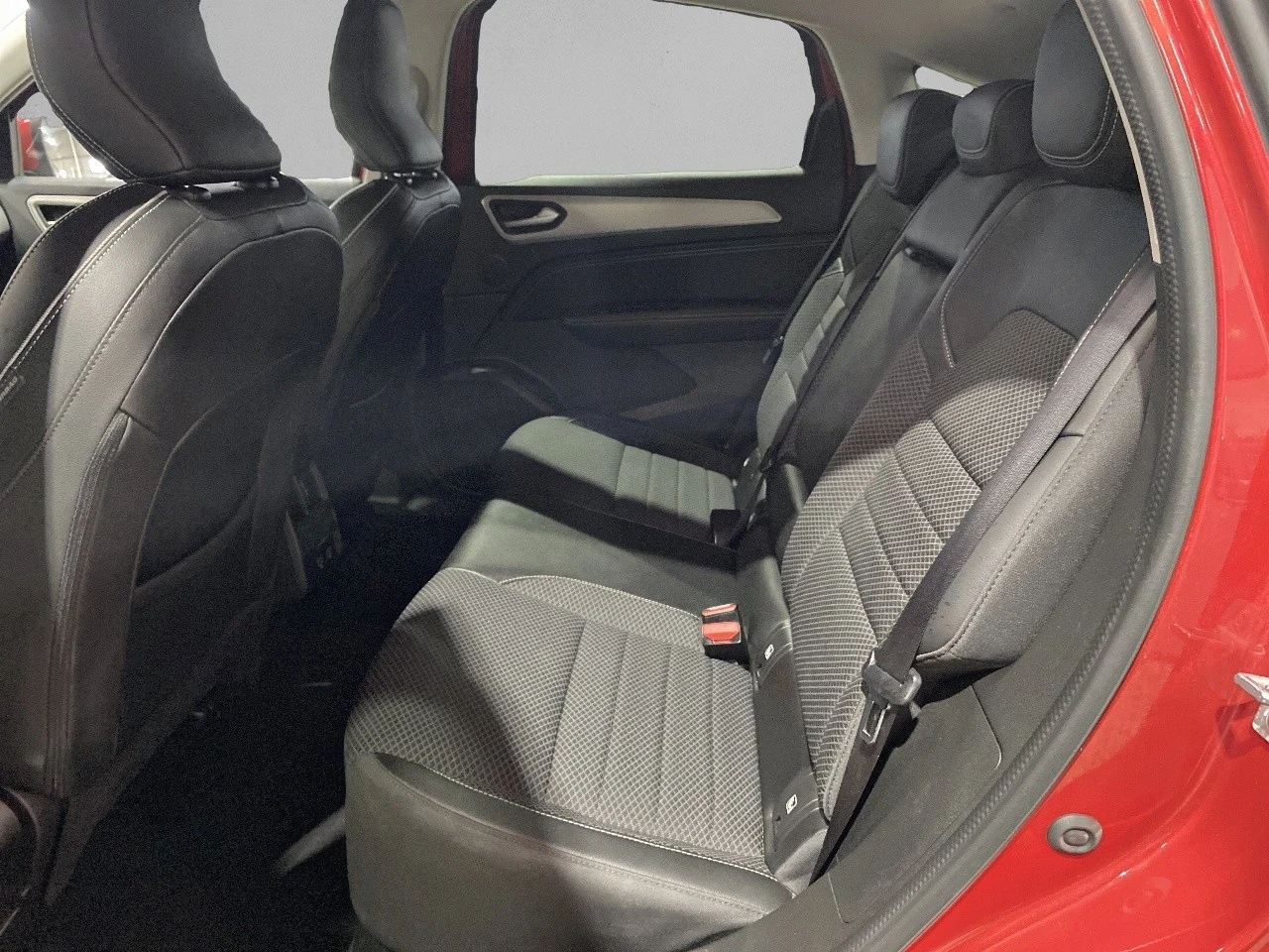 Renault Arkana, снимка 7 - Автомобили и джипове - 54086325