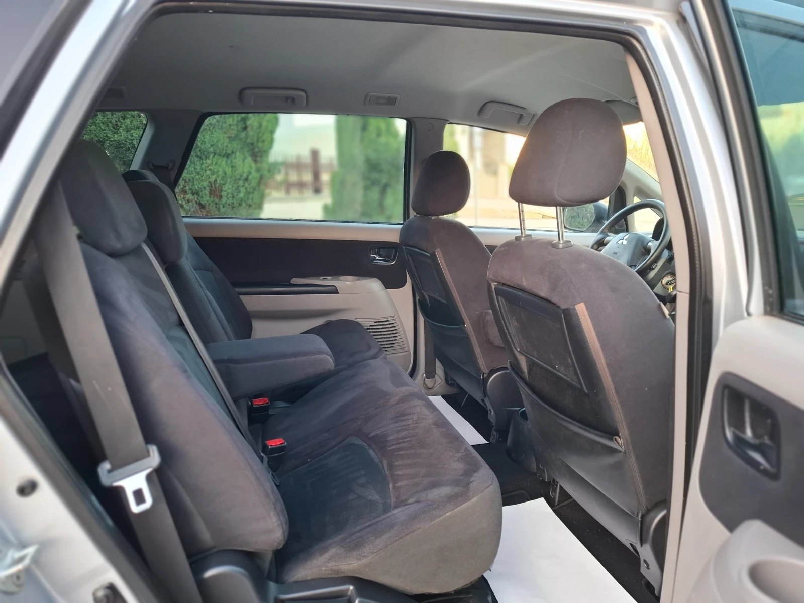 Mitsubishi Grandis 2.0TDI 140hp * КЛИМАТИК * 7 МЕСТЕН * ЛИЗИНГ * , снимка 17 - Автомобили и джипове - 54222169