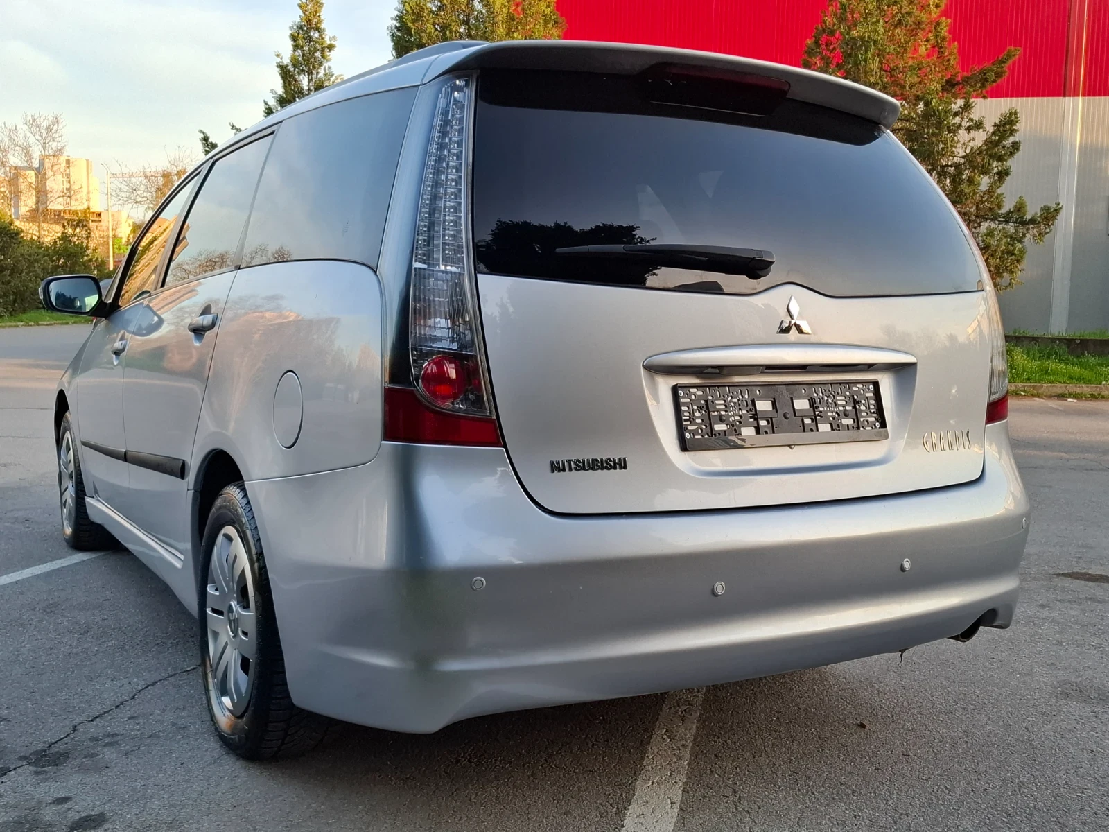 Mitsubishi Grandis 2.0TDI 140hp * КЛИМАТИК * 7 МЕСТЕН * ЛИЗИНГ * , снимка 3 - Автомобили и джипове - 54222169
