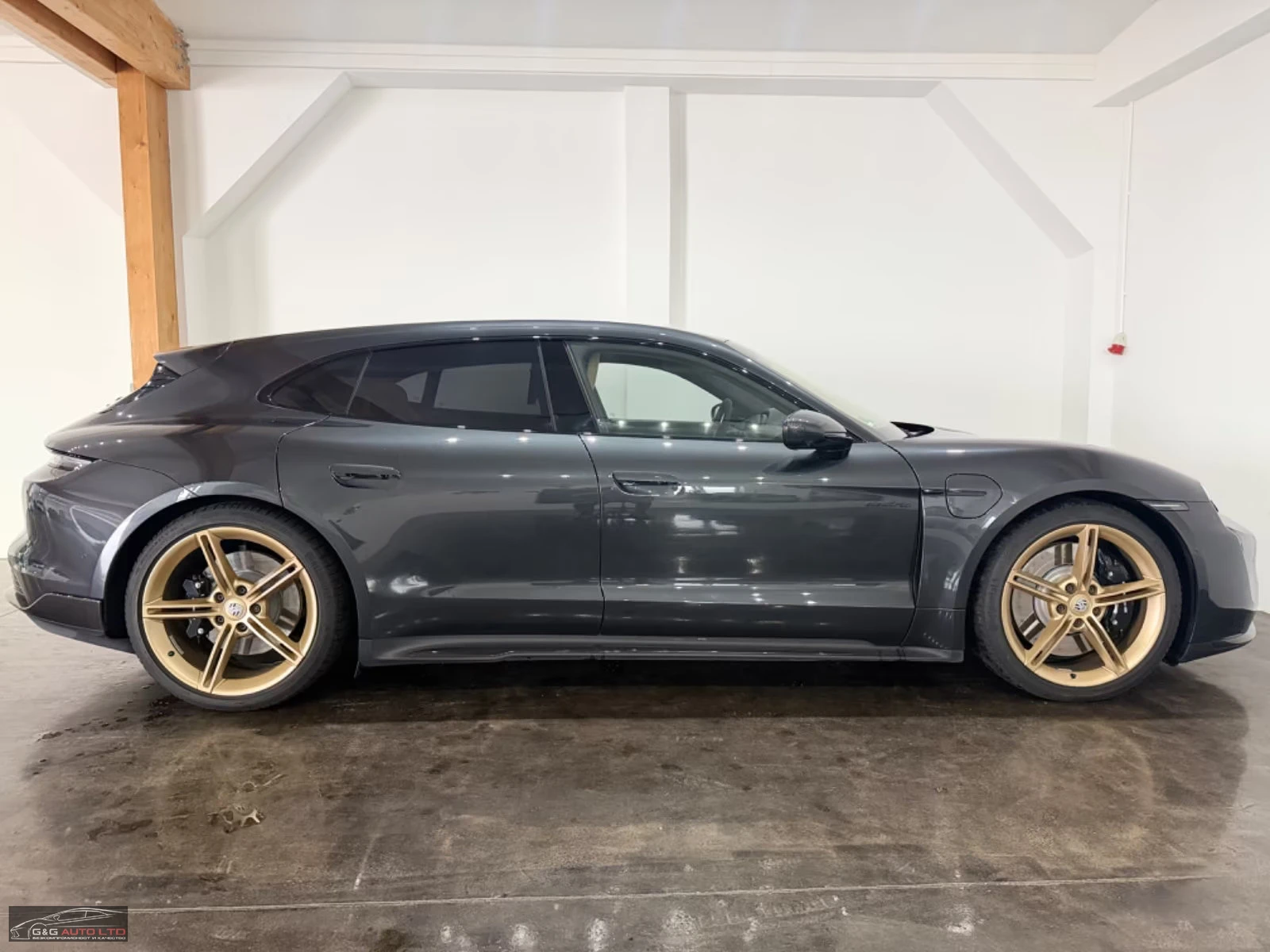 Porsche Taycan GTS/598HP/CHRONO/360/TV/ACC/GLE/496z, снимка 7 - Автомобили и джипове - 54972553