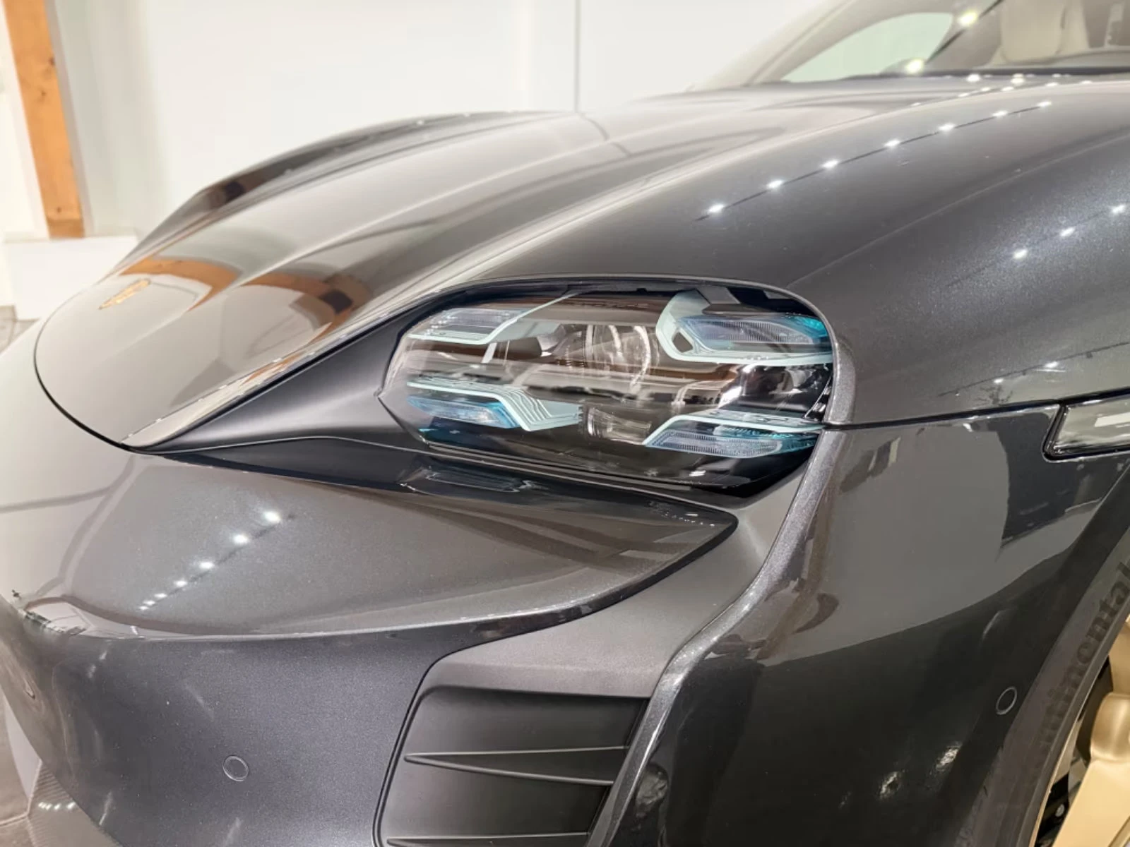 Porsche Taycan GTS/598HP/CHRONO/360/TV/ACC/GLE/496z, снимка 2 - Автомобили и джипове - 54972553