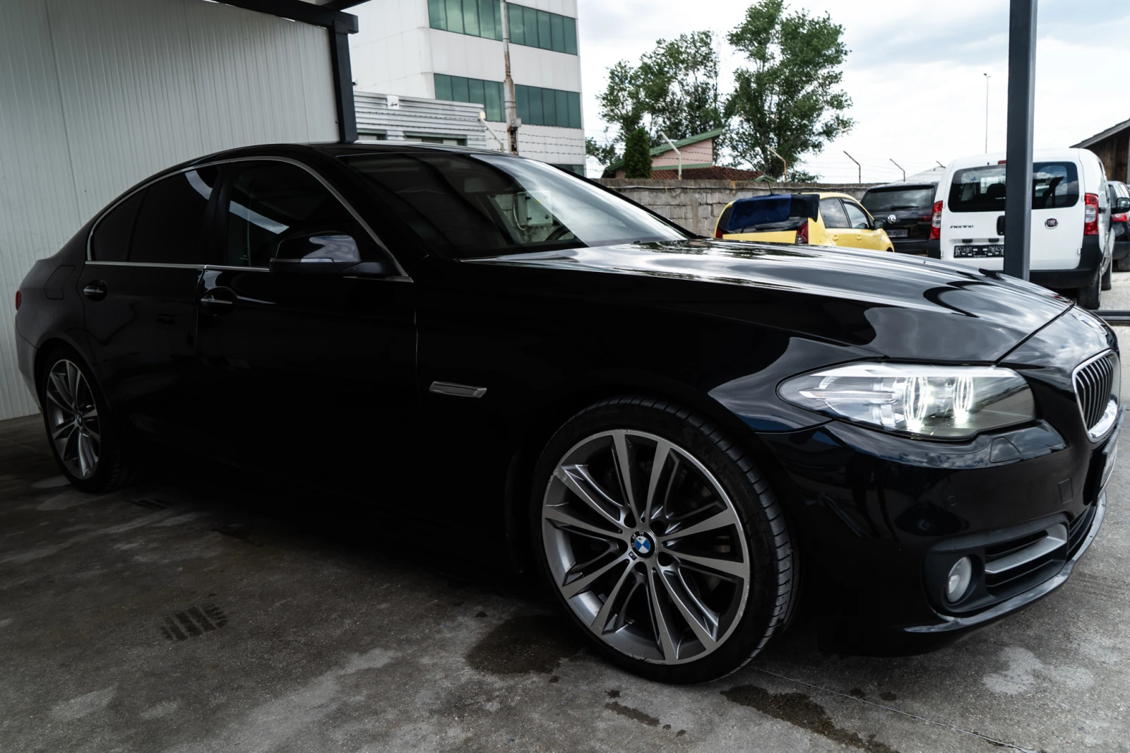 BMW 530 D = FACELIFT = ВАКУМ = TOP = ЛИЗИНГ, снимка 3 - Автомобили и джипове - 55160107