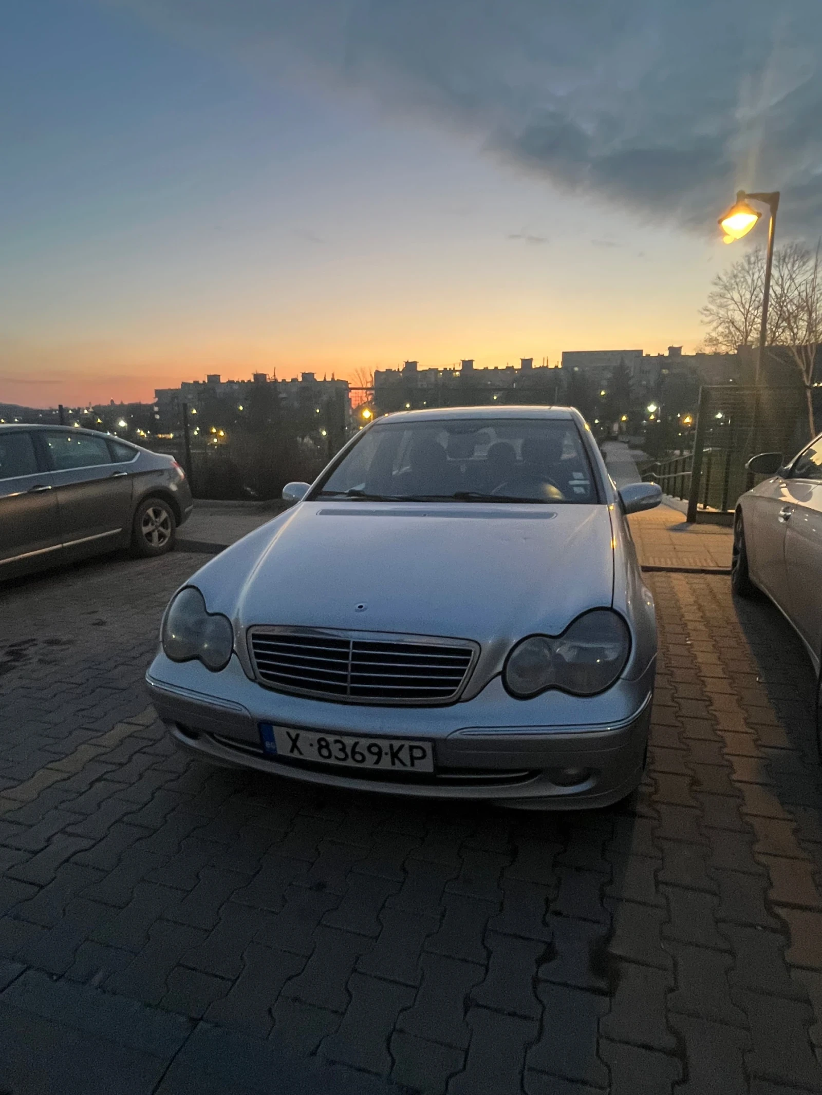 Mercedes-Benz C 200, снимка 2 - Автомобили и джипове - 55224712