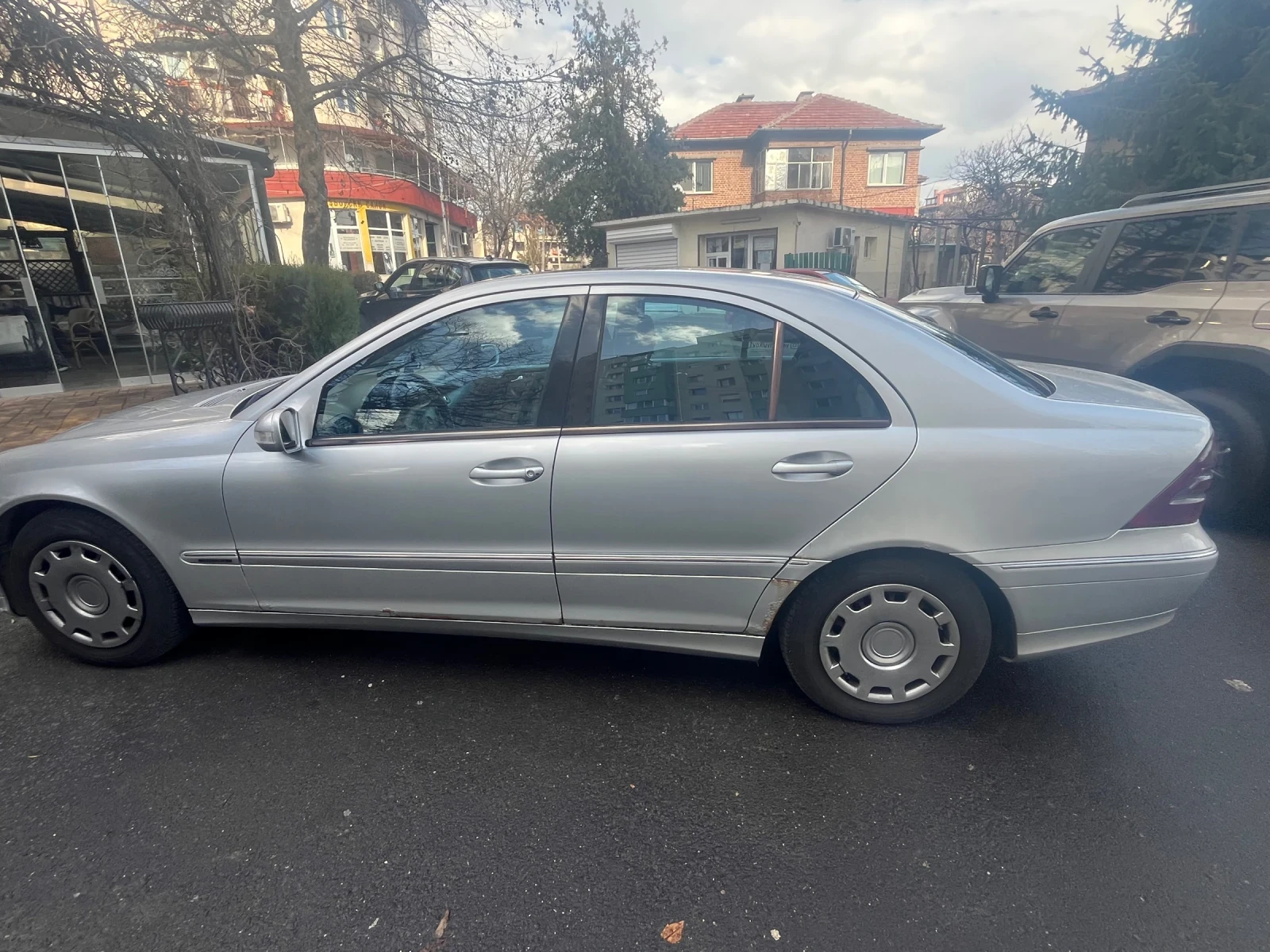 Mercedes-Benz C 200, снимка 10 - Автомобили и джипове - 55224712