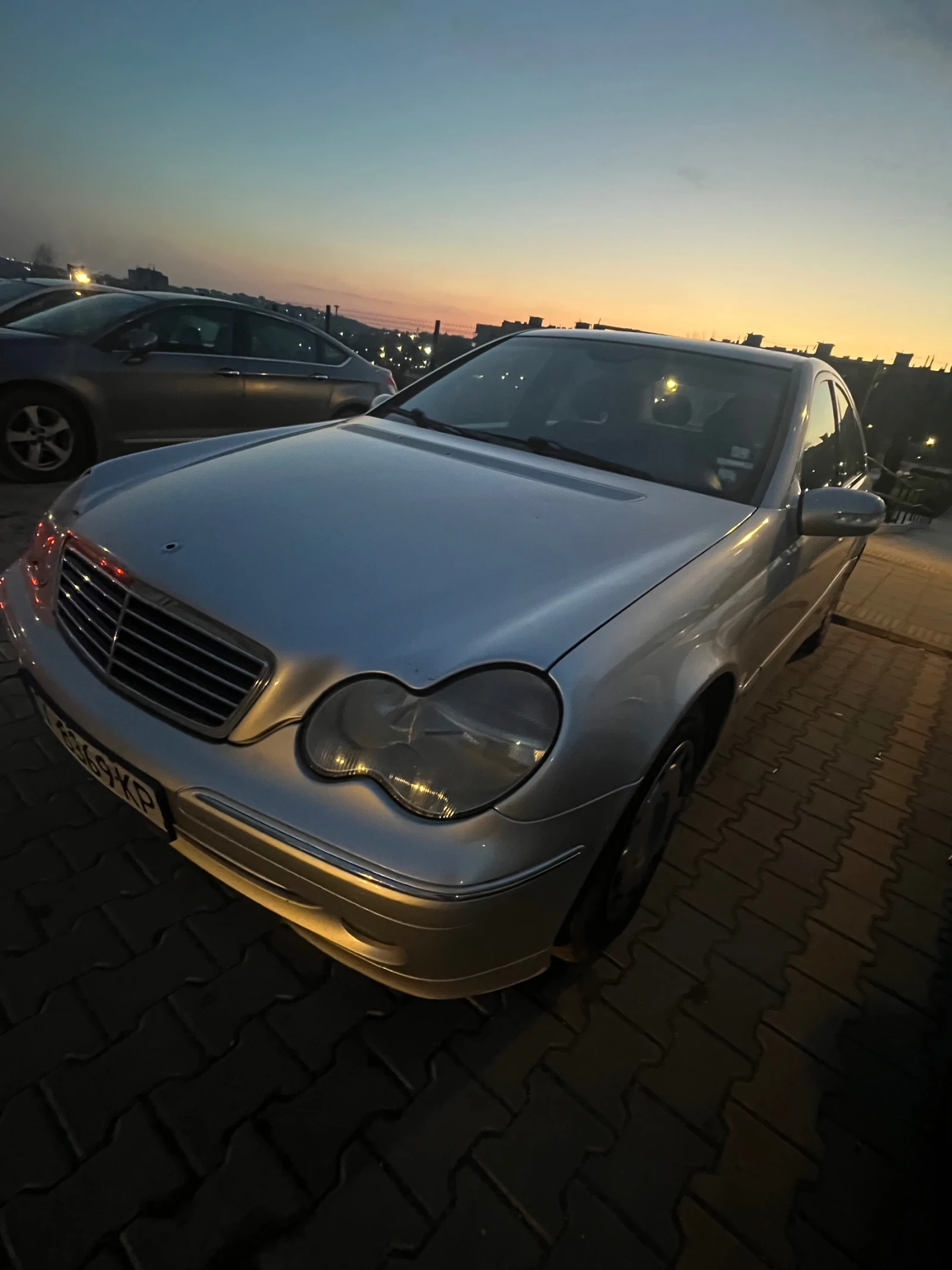 Mercedes-Benz C 200, снимка 6 - Автомобили и джипове - 55224712