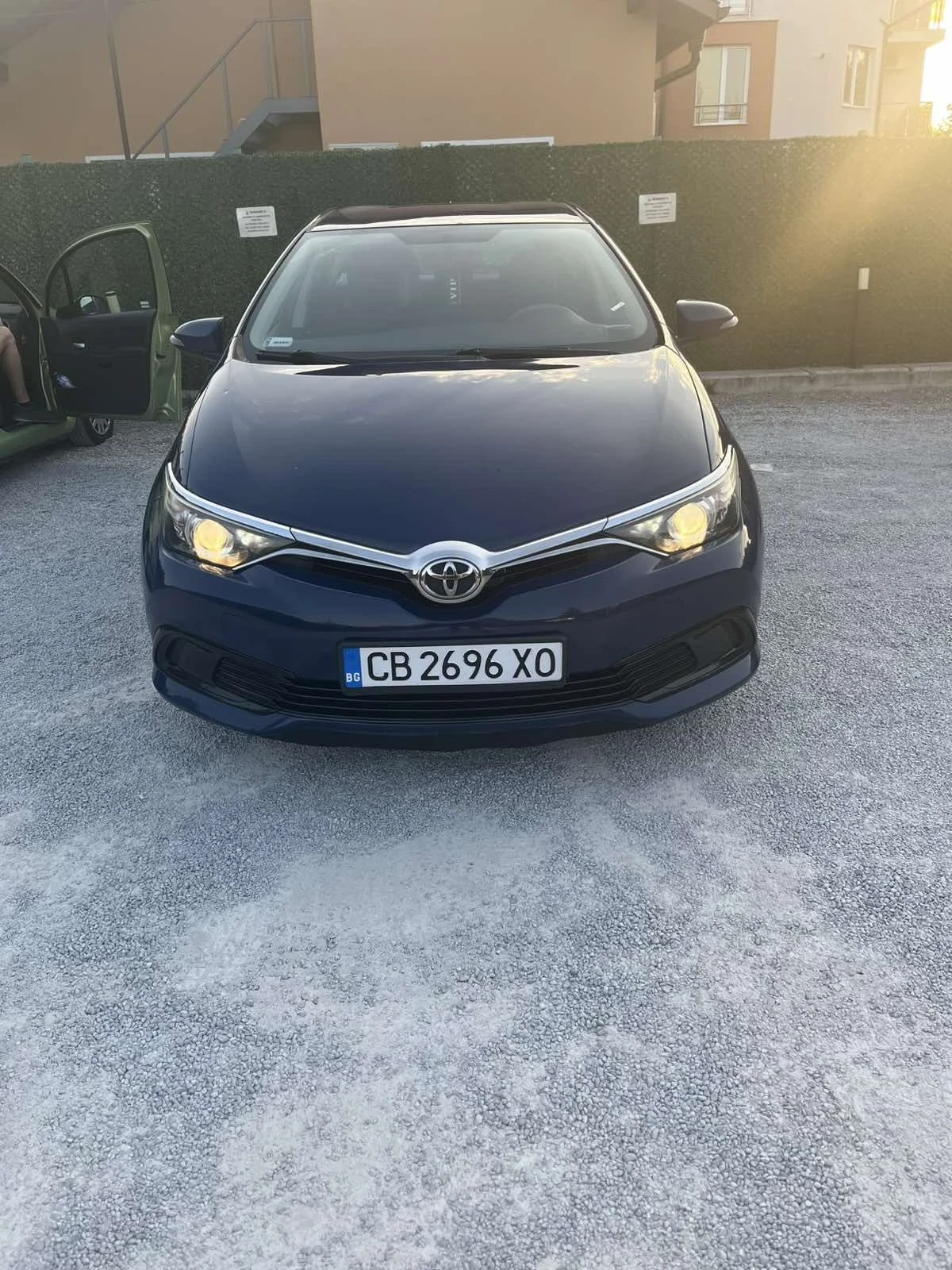 Toyota Auris Gas, снимка 4 - Автомобили и джипове - 55807956