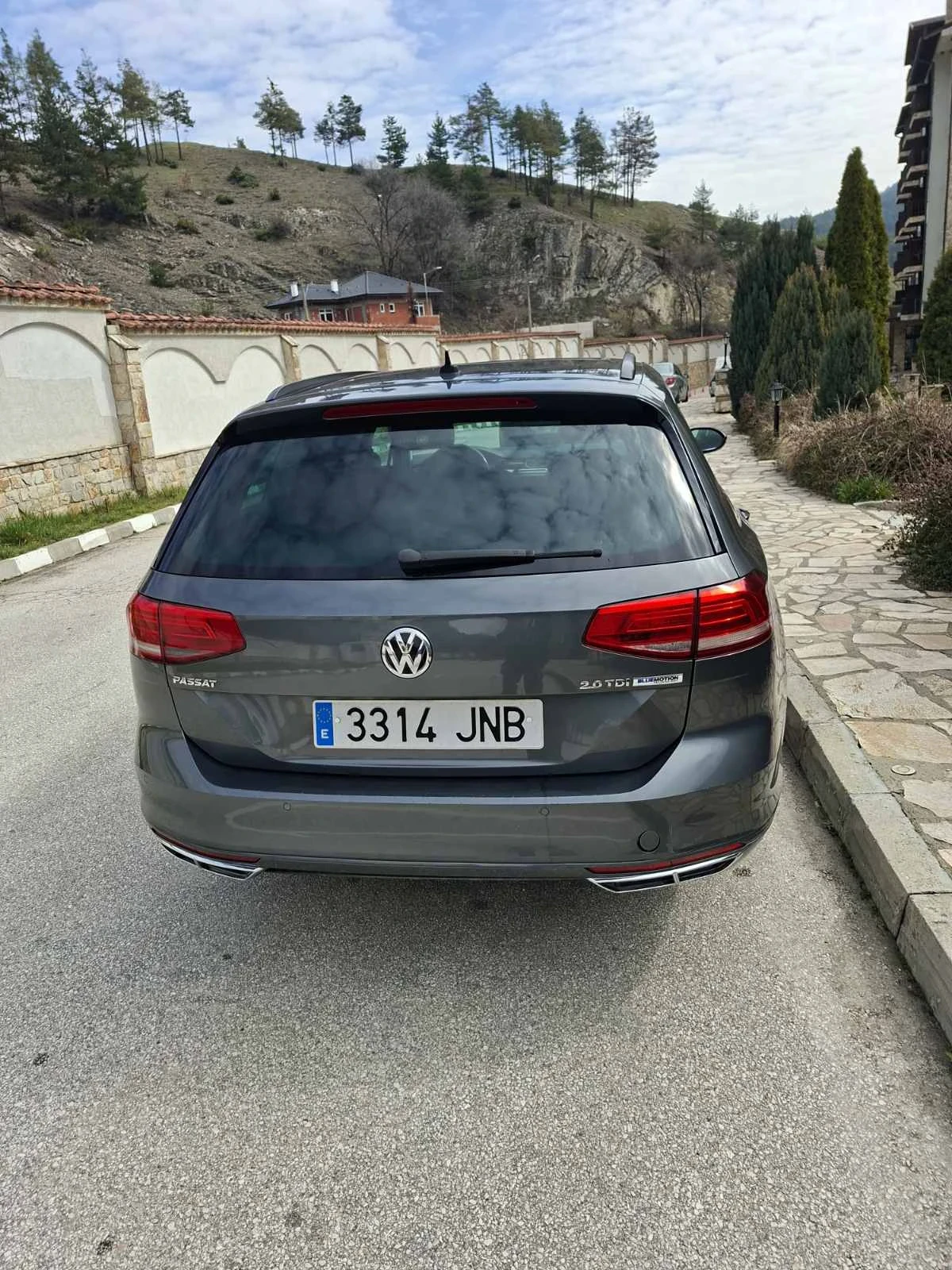 VW Passat R-line , Led, Регистрирана , снимка 9 - Автомобили и джипове - 55844001