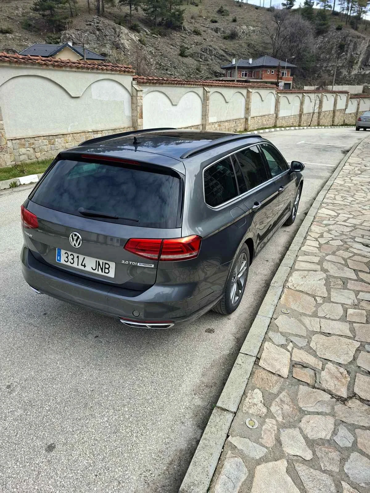 VW Passat R-line , Led, Регистрирана , снимка 4 - Автомобили и джипове - 55844001