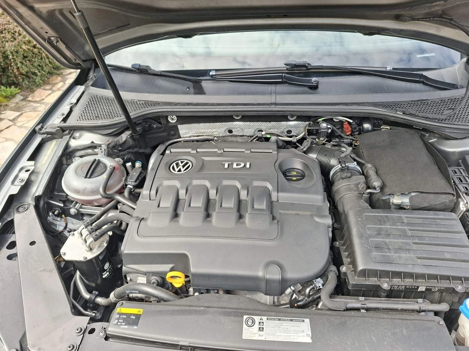 VW Passat R-line , Led, Регистрирана , снимка 10 - Автомобили и джипове - 55844001