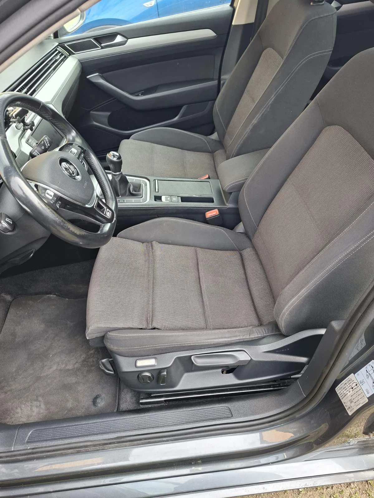 VW Passat R-line , Led, Регистрирана , снимка 13 - Автомобили и джипове - 55844001