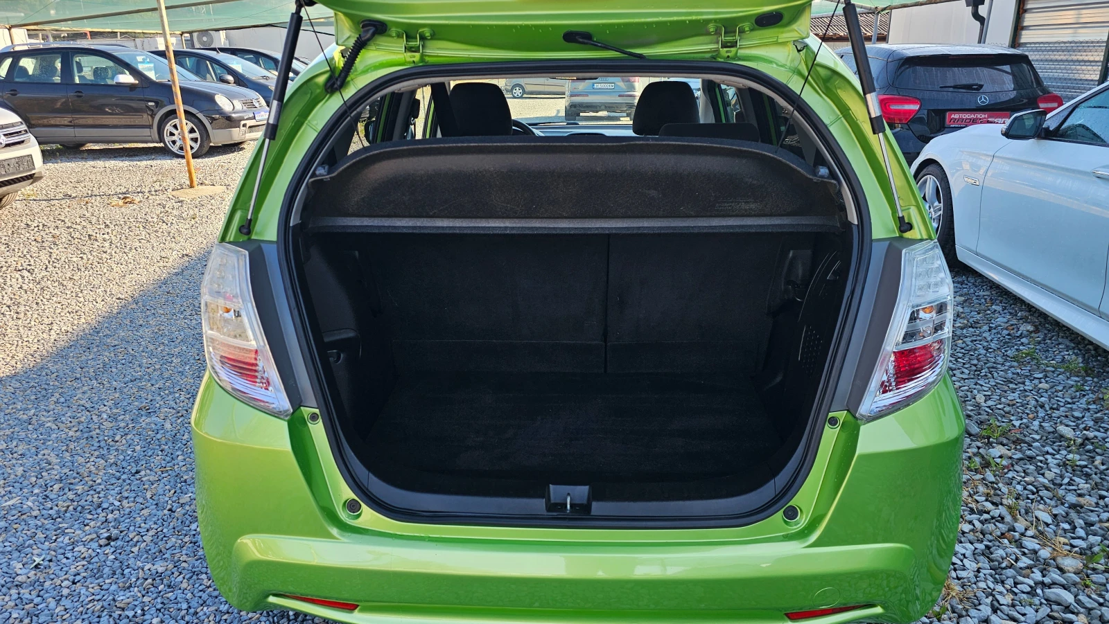 Honda Jazz 1.4i Avtomatik HYBRID Facelift, снимка 14 - Автомобили и джипове - 56065980