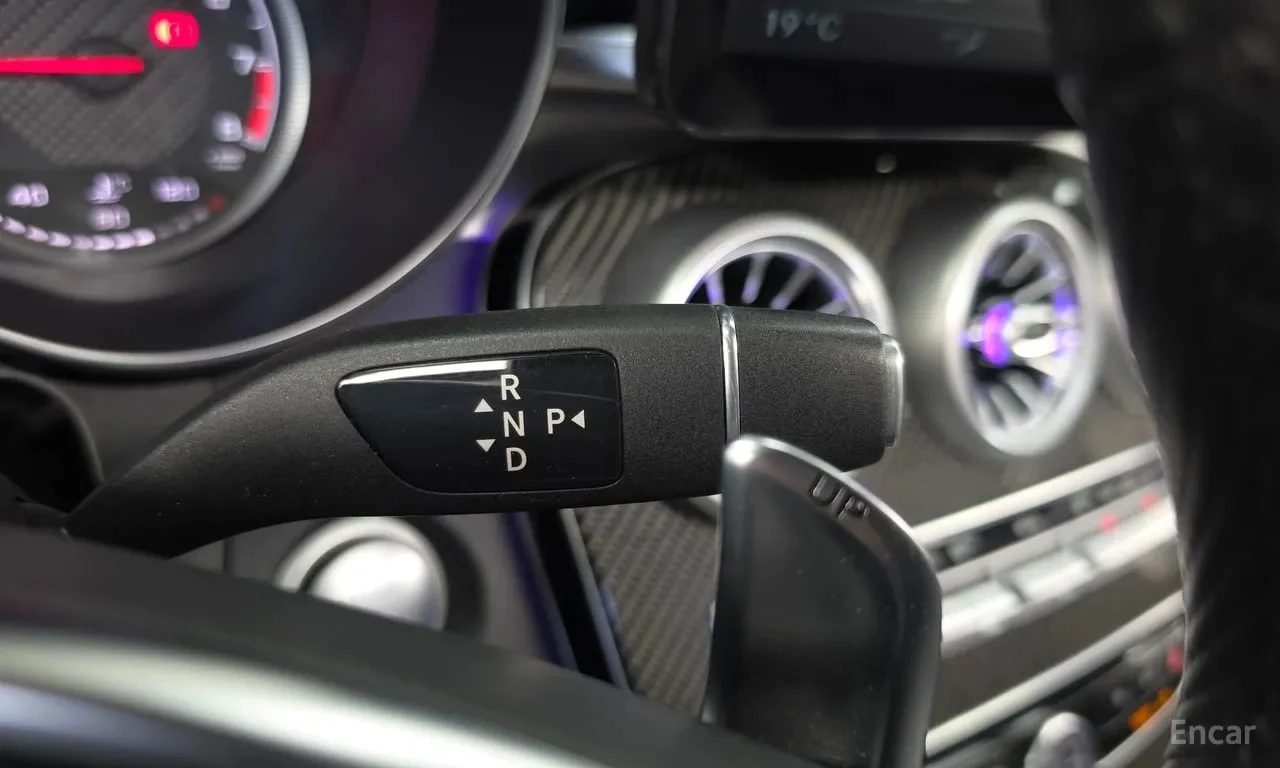Mercedes-Benz C 63 AMG Coupe| BURMESTER| HUD| 360| PANO| , снимка 9 - Автомобили и джипове - 56107080
