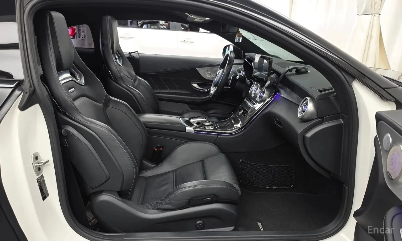 Mercedes-Benz C 63 AMG Coupe| BURMESTER| HUD| 360| PANO| , снимка 11 - Автомобили и джипове - 56107080