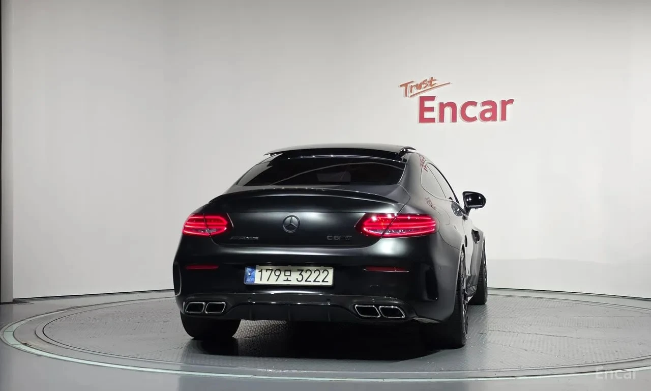 Mercedes-Benz C 63 AMG Coupe| BURMESTER| HUD| 360| PANO| , снимка 4 - Автомобили и джипове - 56107080