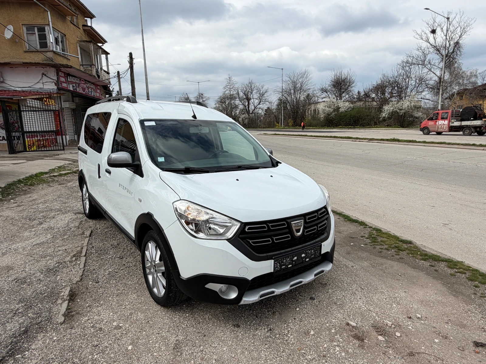 Dacia Dokker 1.3 турбо бензин , снимка 3 - Автомобили и джипове - 56294342