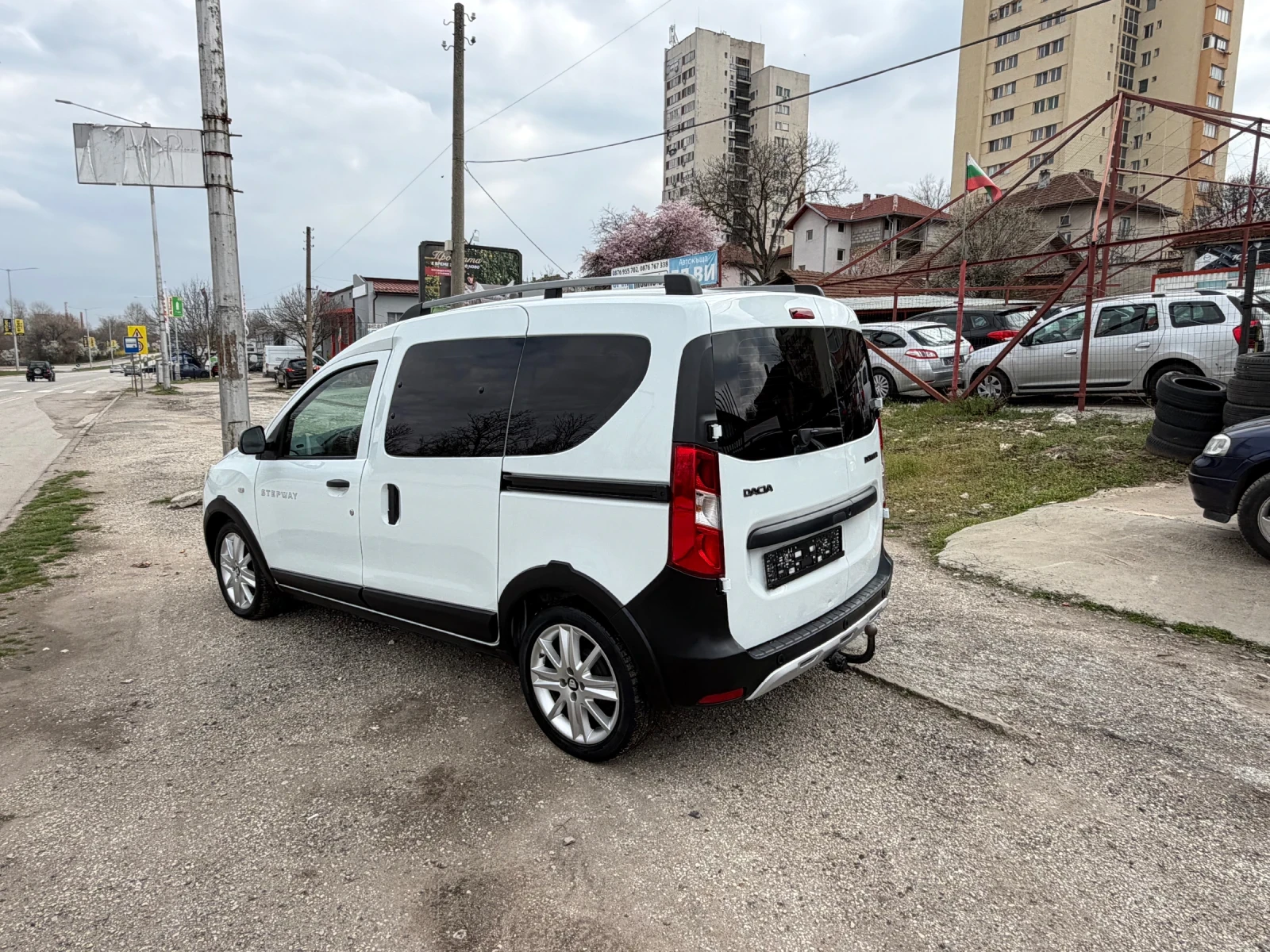 Dacia Dokker 1.3 турбо бензин , снимка 7 - Автомобили и джипове - 56294342