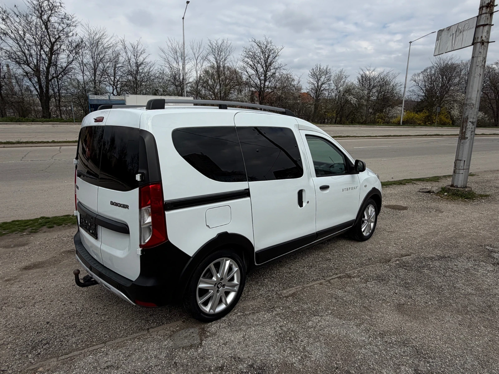 Dacia Dokker 1.3 турбо бензин , снимка 5 - Автомобили и джипове - 56294342