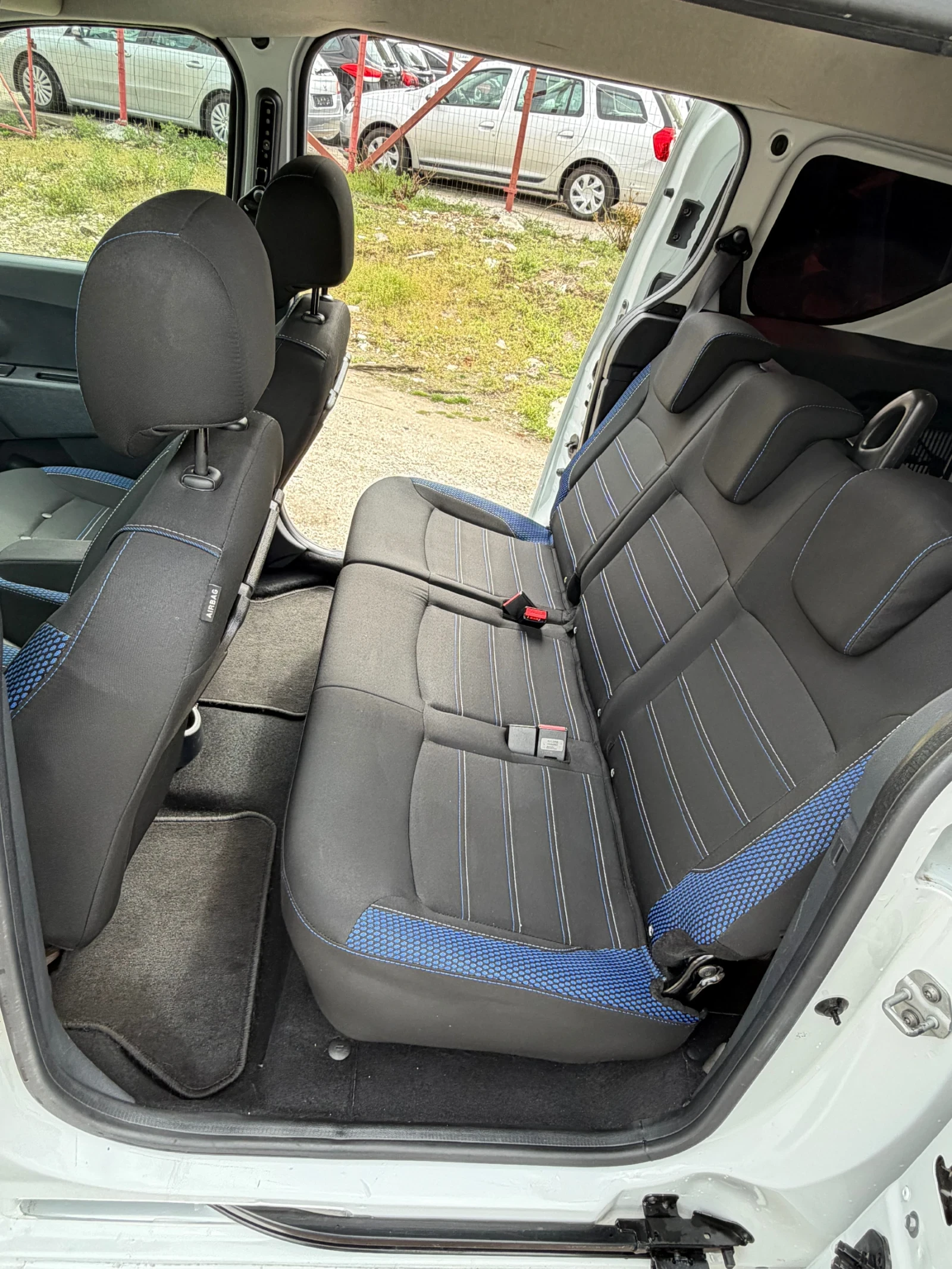 Dacia Dokker 1.3 турбо бензин , снимка 10 - Автомобили и джипове - 56294342
